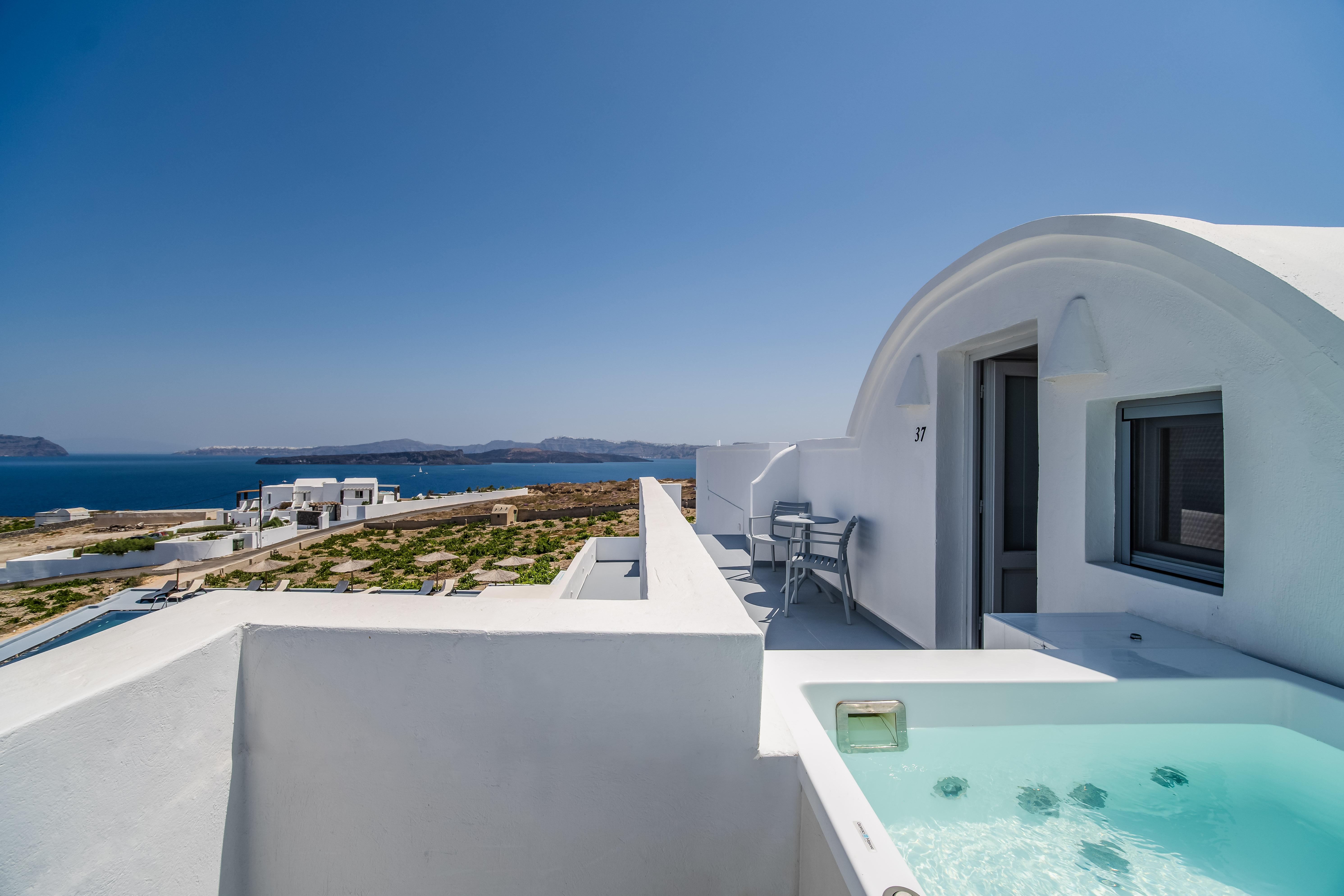 Serenita Luxury Suites Akrotírion Exteriör bild