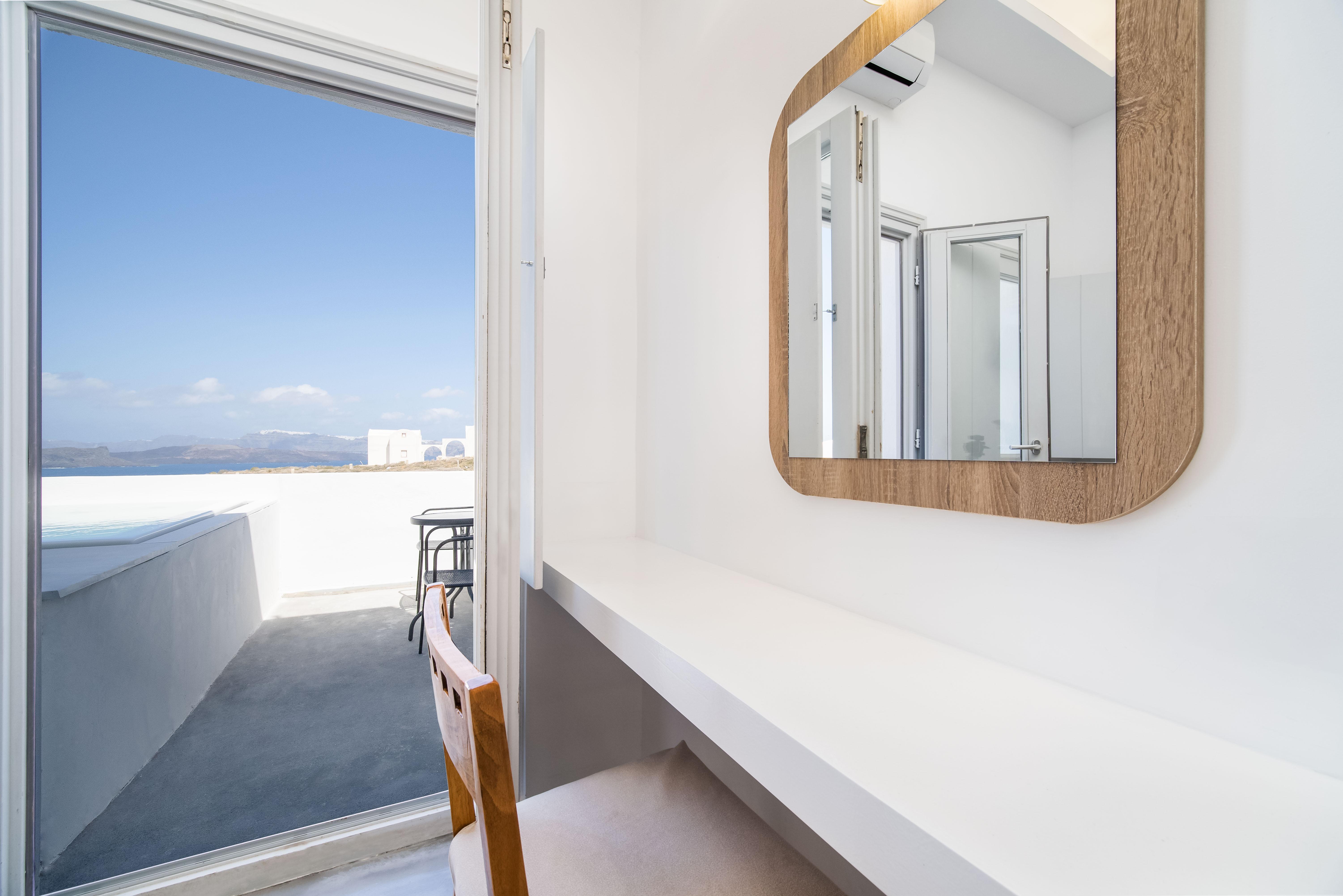 Serenita Luxury Suites Akrotírion Exteriör bild