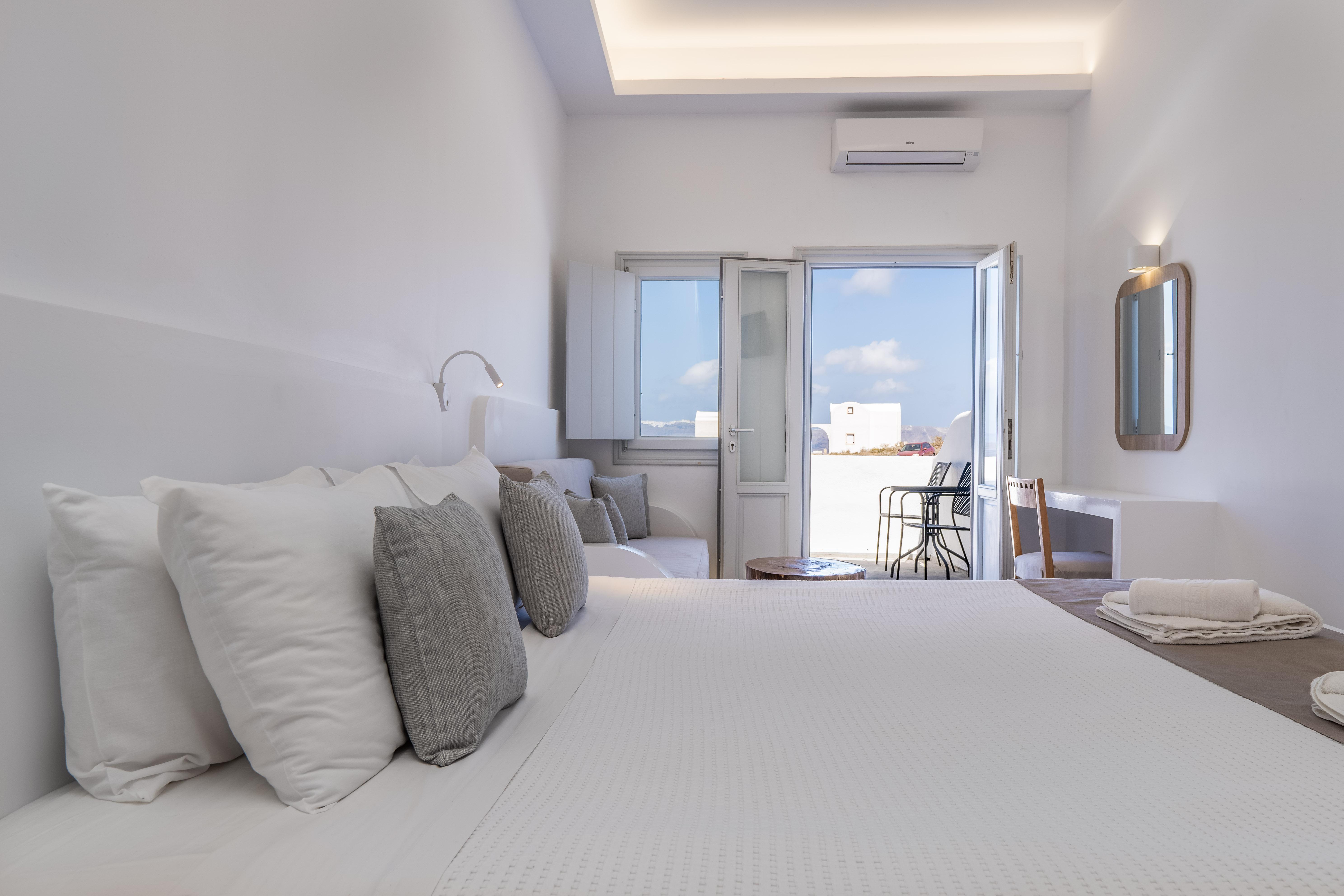 Serenita Luxury Suites Akrotírion Exteriör bild