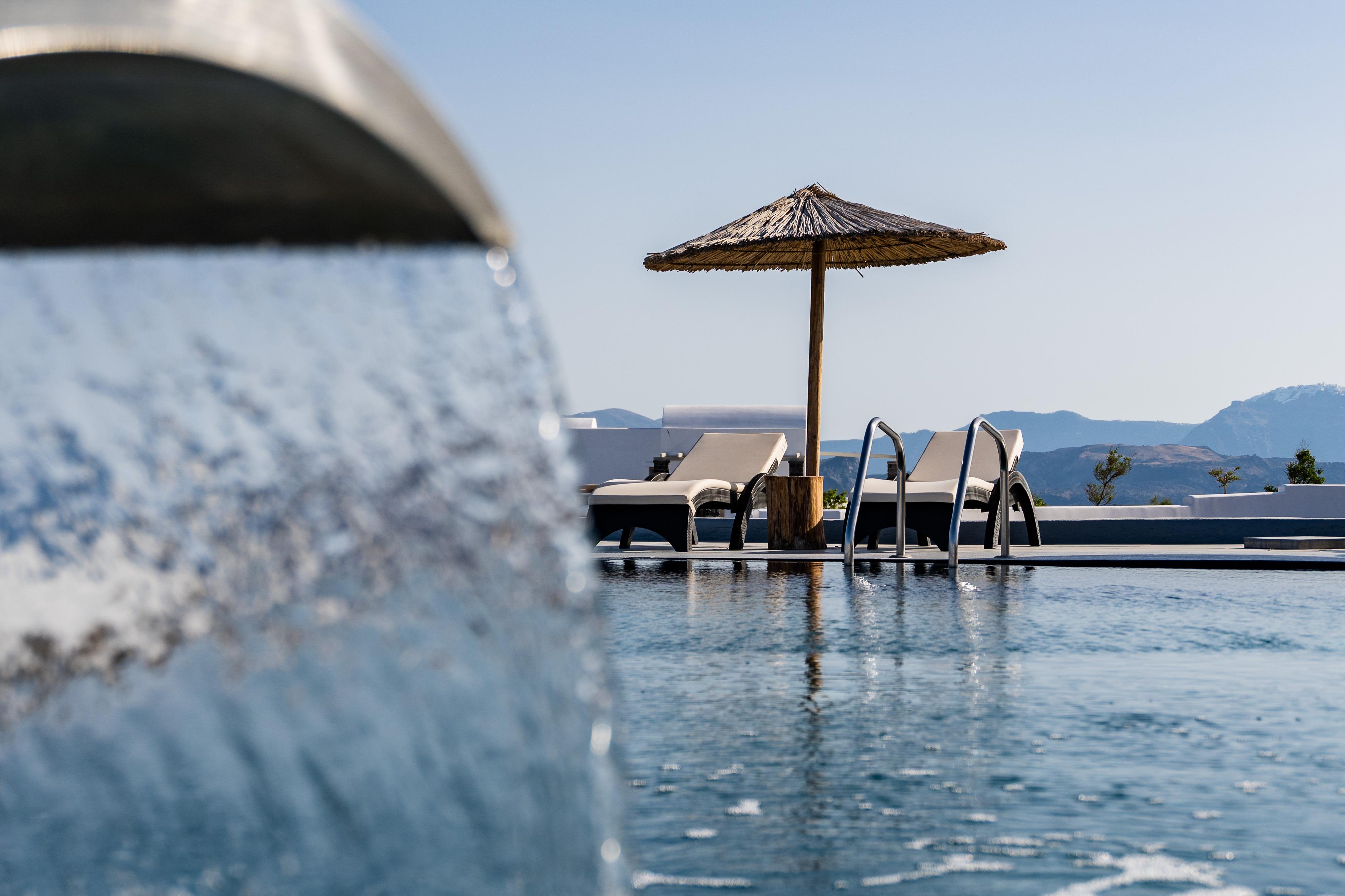 Serenita Luxury Suites Akrotírion Exteriör bild