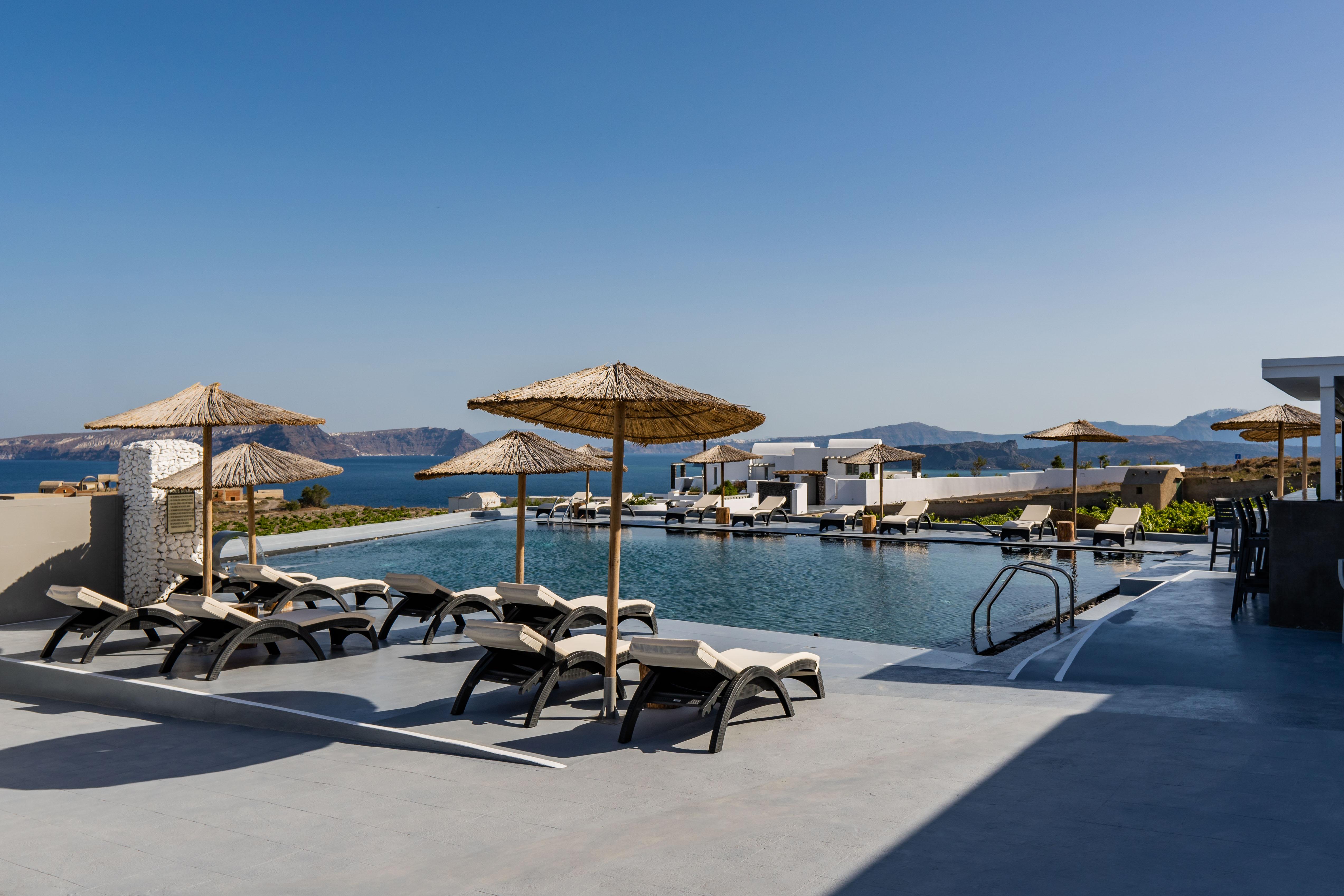 Serenita Luxury Suites Akrotírion Exteriör bild