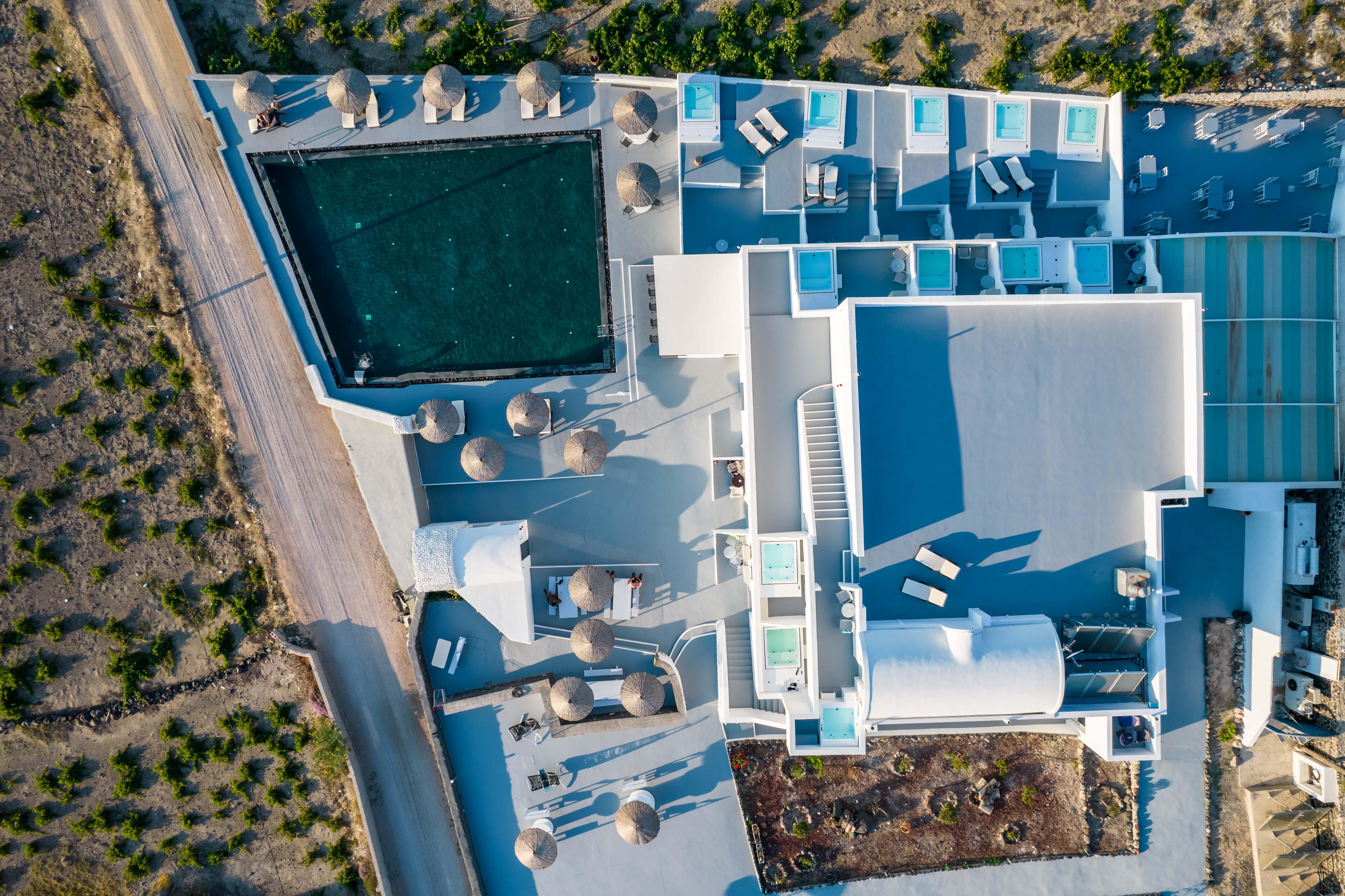 Serenita Luxury Suites Akrotírion Exteriör bild