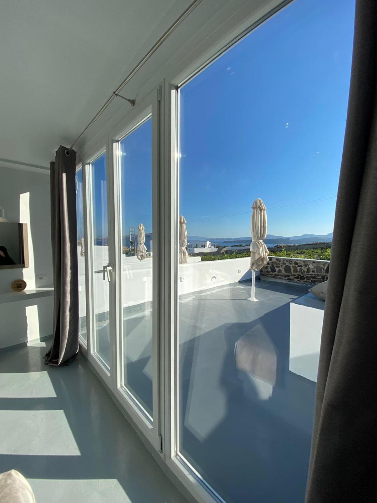 Serenita Luxury Suites Akrotírion Exteriör bild